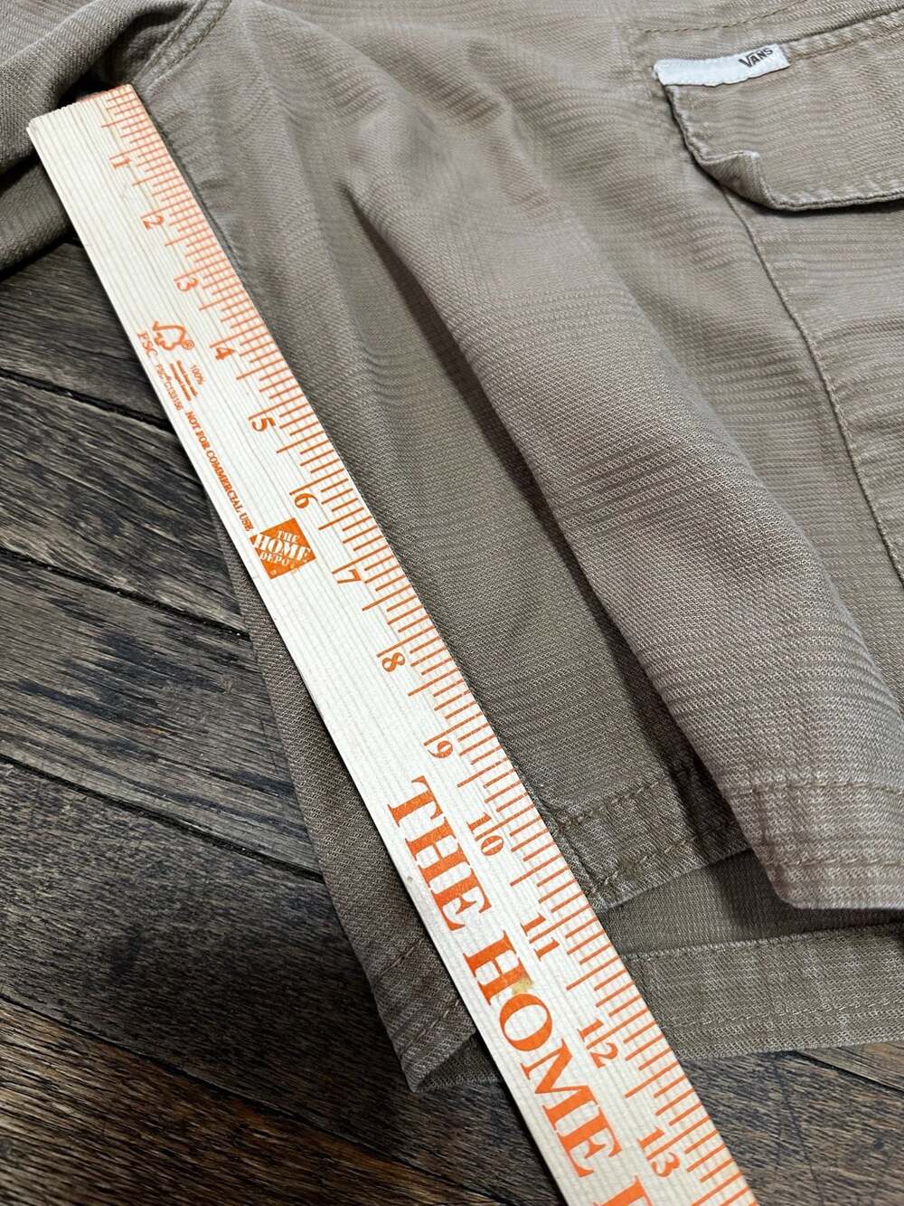 Vans Size 32 Tan Brown Embroidered Skull Pocket Skater Cargo Shorts Textured - Picture 5 of 8